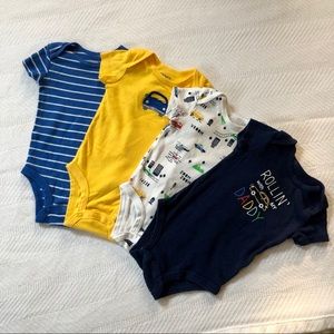 Carter’s Onesies Bundle (4 pack)